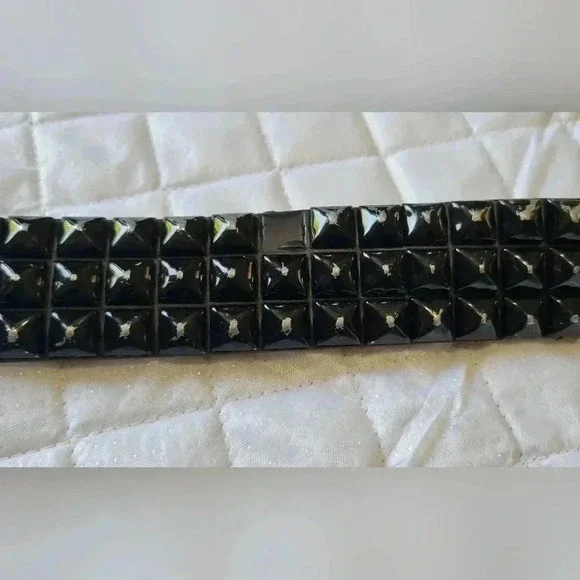 Studded belt - Picture 5 of 6